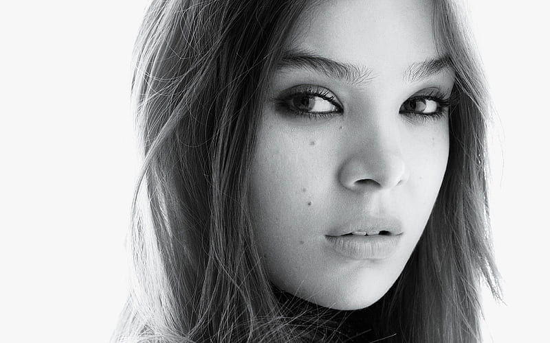 Hailee Steinfeld, American actress, monochrome portrait, face, hoot, black and white , Hollywood star, HD wallpaper