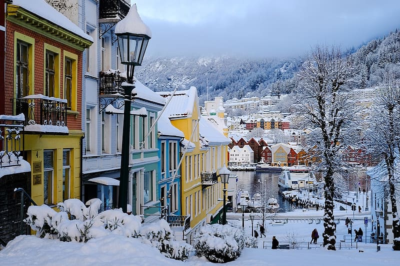 Bergen - Norway, fak, utca, ho, teli varos, idegenforgalom, utazas, norvegia, folyo, hazak, hegyek, bergen, erdo, HD wallpaper