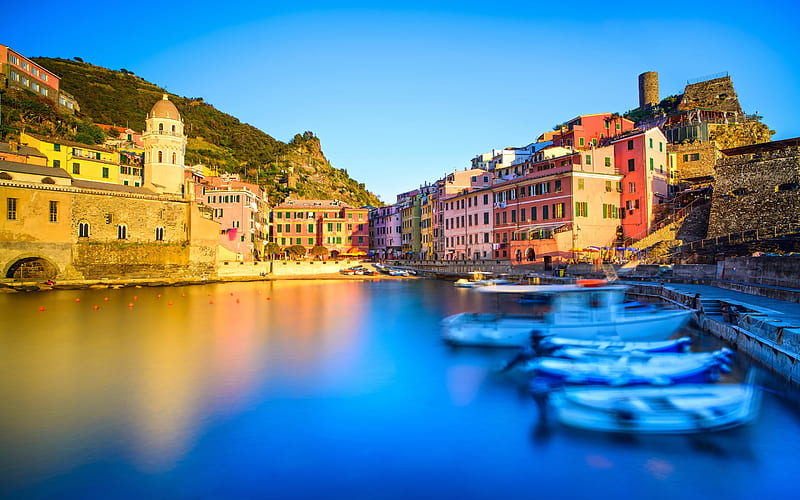 Cinque Terre, morning, bay, boats, sunrise, old houses, resort, Liguria, Vernazza, Italy, HD wallpaper