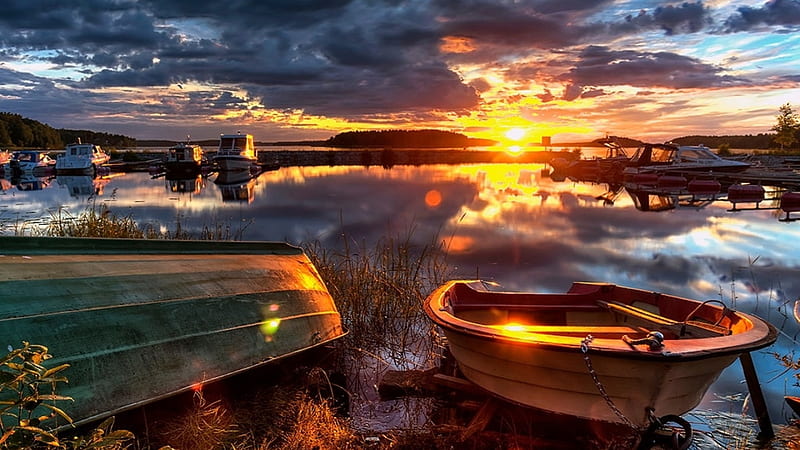 Spectacular Ocean Sunset, boats, ocean, nature, sunset, reflection ...