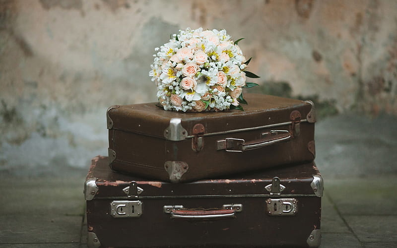 wedding bouquet, suitcases, honeymoon concepts, white roses, bouquet of the bride, wedding travel concepts, HD wallpaper