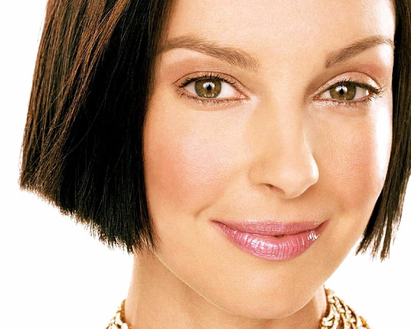 Download Ashley Judd Short Hairstyle Wallpaper  Wallpaperscom