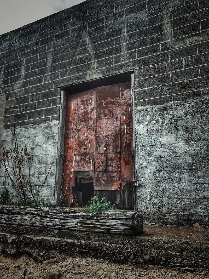 The Red Door, rustic, grunge, art, artistic, ominous, curious, curiosity, HD phone wallpaper