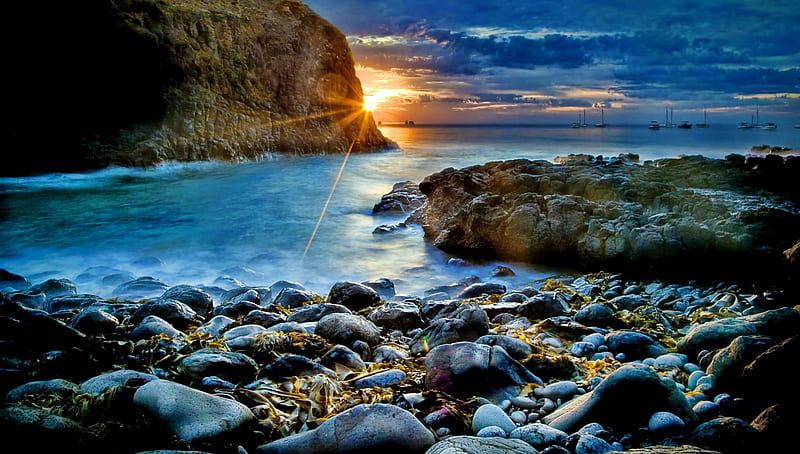 Light from the rocks, rocks, glow, shore, shine, bonito, sunset, clouds, sea, beach, sundown, nice, stones, sunrise, reflection, coean, light, last, amazing, waves, sky, lvoely, rays, nature, HD wallpaper