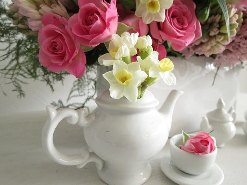 teapot of spring flowers, teapot, still life, flowers, spring, HD wallpaper