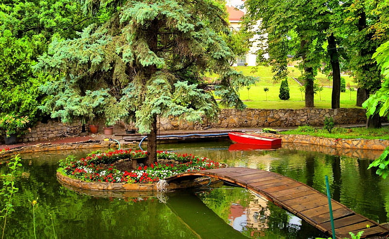 Small pond in park, pretty, lovely, greenery, bonito, trees, lake, pond, boat, serenity, bridge, summer, flowers, garden, reflection, branches, HD wallpaper