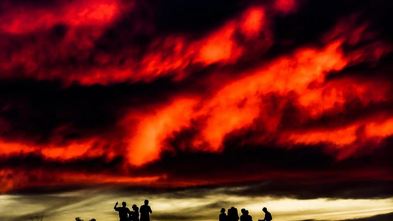 silhouettes of children under a fiery sky r, red, fiery, silhouettes, children, r, clouds, sky, HD wallpaper