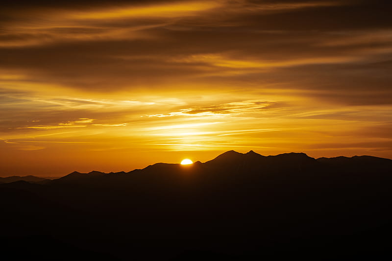sun setting behind mountains, HD wallpaper
