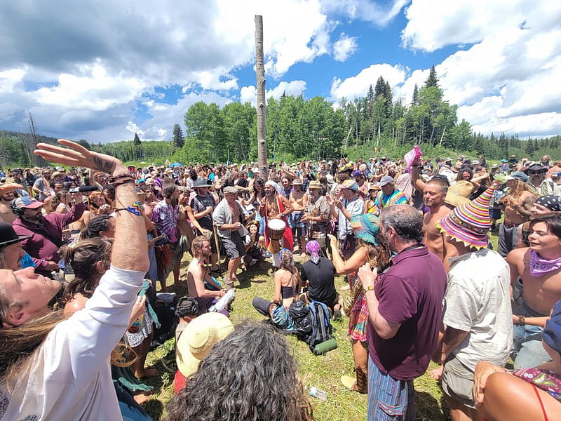 Thousands celebrate 'interdependence' at 50th Rainbow Family Gathering, HD wallpaper