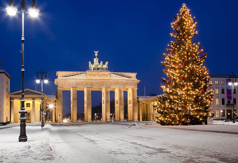 Berlin before Christmas, christmas tree, brandenburg gate, snow, evening, lights, winter, HD wallpaper