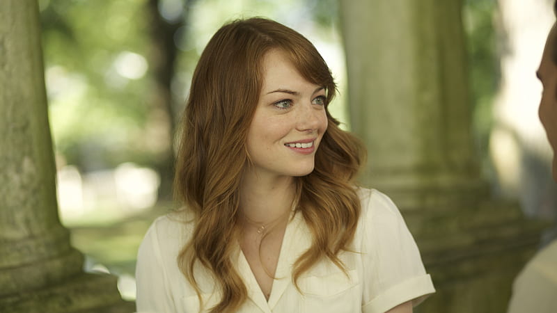 Emma Stone Wearing White Shirt and Talking With a Guy Celebrities, HD wallpaper