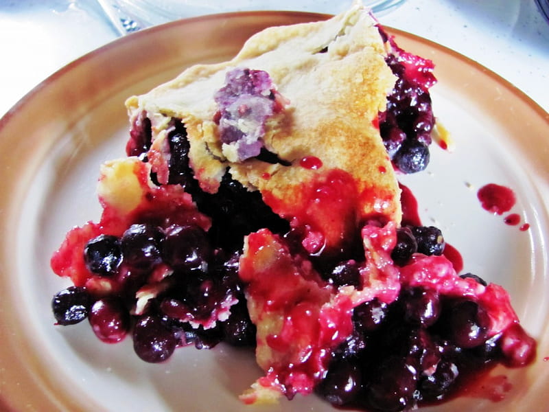 Slice Of Pie, pie, blueberry pie, blueberry, HD wallpaper