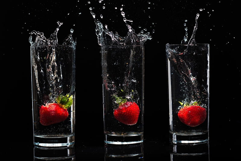 *** Strawberrys drinks ***, abstrakcja, truskawki, szklanki, woda, HD wallpaper