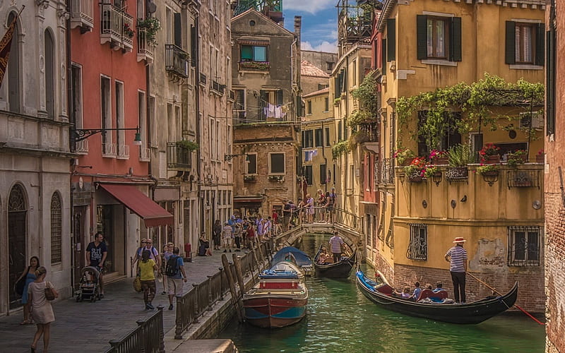 Canal Rio de San Provolo, Venice, Italy, ancient architecture, boats, tourists, HD wallpaper