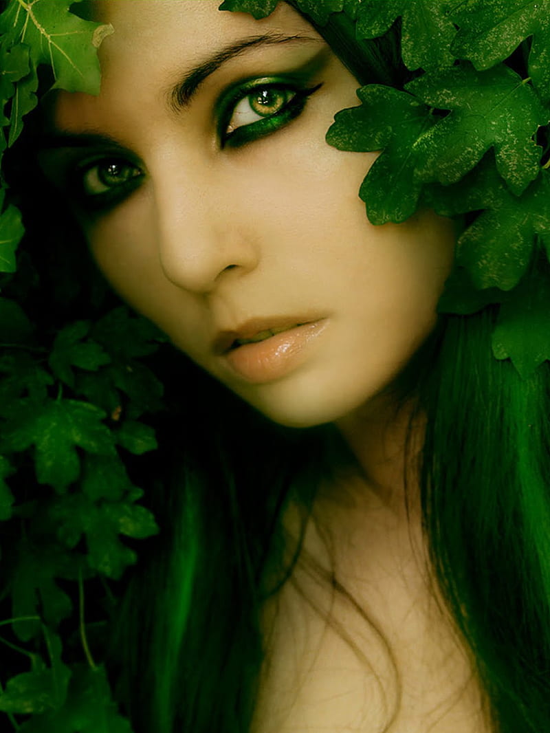 женщина в зеленом картинки