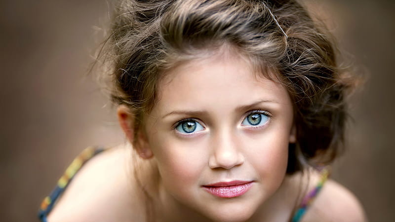 Beautiful Grey Eyes Little Cute Girl In Blur Background Cute, HD wallpaper