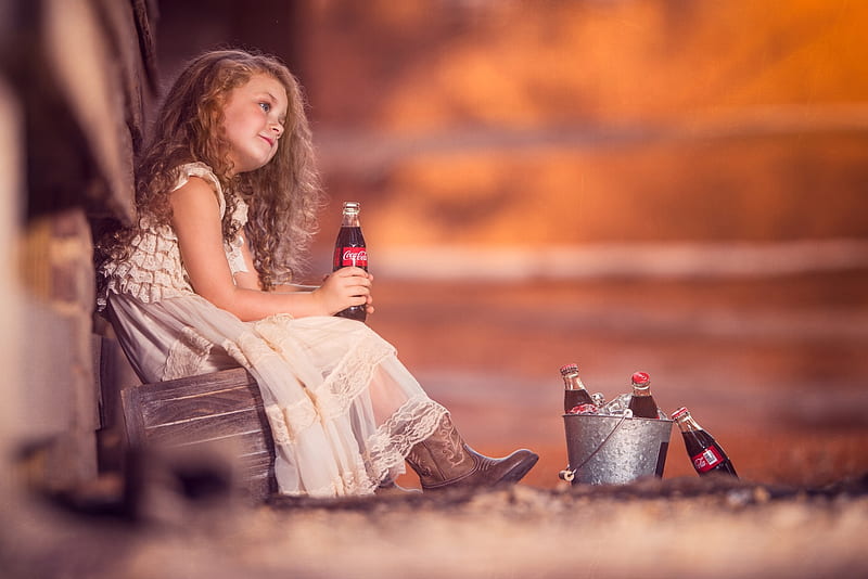 Sweet moment, girl, bottle, coca-cola, copil, drink, child, HD wallpaper