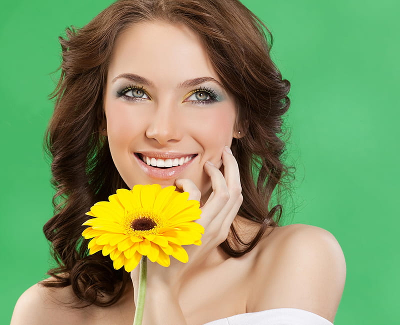 Beauty, pretty, colorful, yellow, bonito, woman, sweet, hair, she, green, people, gerbera, hand, flowers, face, female, lovely, yellow flower, colors, smile, lips, girl, makeup, eyes, HD wallpaper