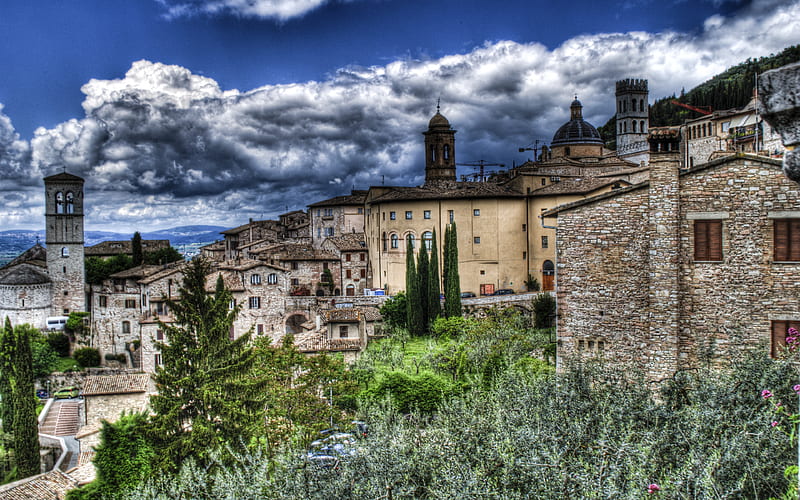 Adventure Assisi Italy, architecture, houses, town, quaint, bonito, que, clouds, skies, r, blue, HD wallpaper