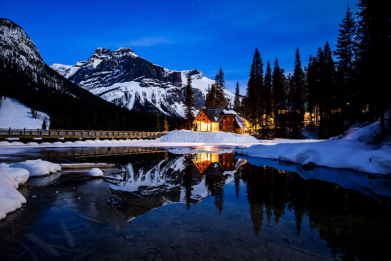 Mountain Lodge in Winter, Lodge, Pristine, Mountain, Lake, Night, Winter, HD wallpaper