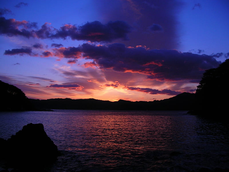Dark sunrise, rocks, cloud, sun, ocean, dusk, sunset, sea, water, dark, sunrise, reflection, HD wallpaper