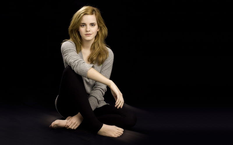 Emma Watson, black backround, hermione granger, harry potter, grey shirt, blonde  hair, HD wallpaper | Peakpx
