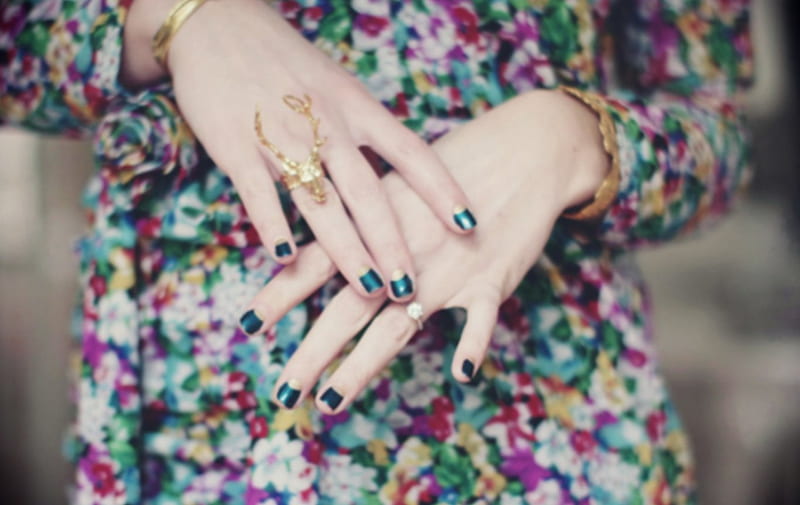 Taken care of hands, hands, enamel blue, gold ring, manicure, taken care, beauty, woman, HD wallpaper
