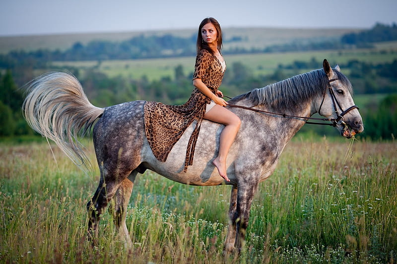 Riding The Ranch . ., female, models, cowgirl, ranch, fun, outdoors, women, horses, brunettes, girls, fashion, western, style, HD wallpaper