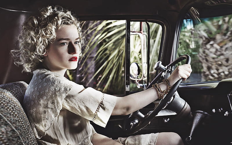 Julia Garner, American actress, Hollywood star, hoot, woman driving a car, USA, HD wallpaper