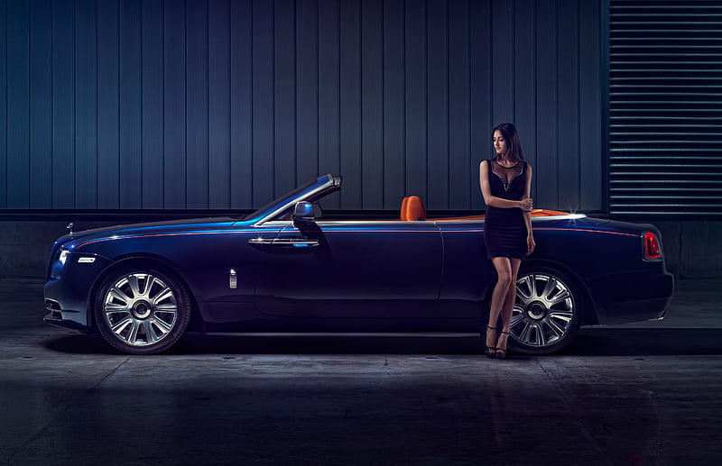 Rolls Royce Dawn Model Posing, rolls-royce-dawn, rolls-royce, 2018-cars, carros, HD wallpaper