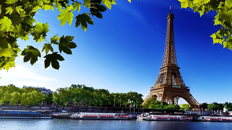 tour boats on the seine by the eifel tower, boats, tower, river, trees, sky, HD wallpaper
