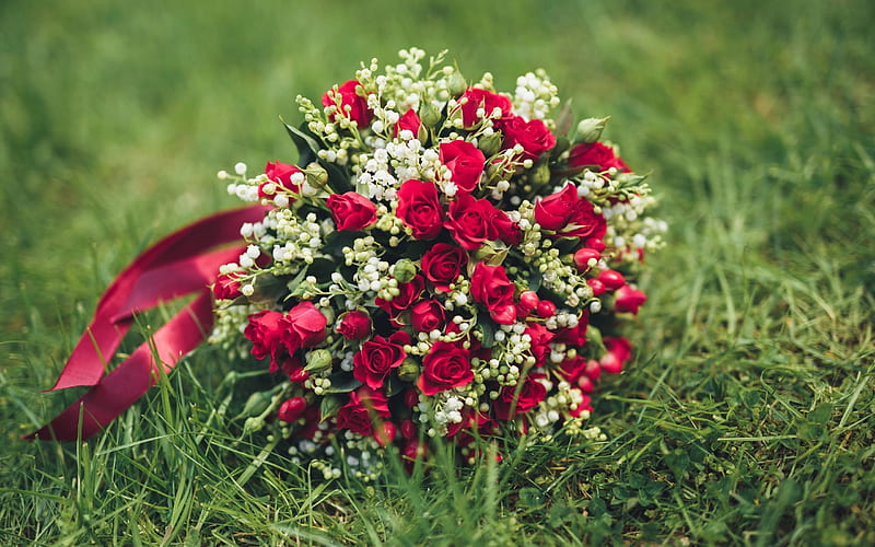 wedding bouquet, red roses, bridal bouquet, green grass, HD wallpaper