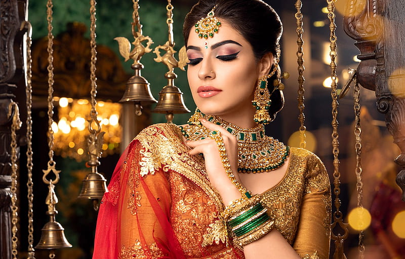 Top 61 High End Designer Sarees (Latest & Trending) | WeddingBazaar