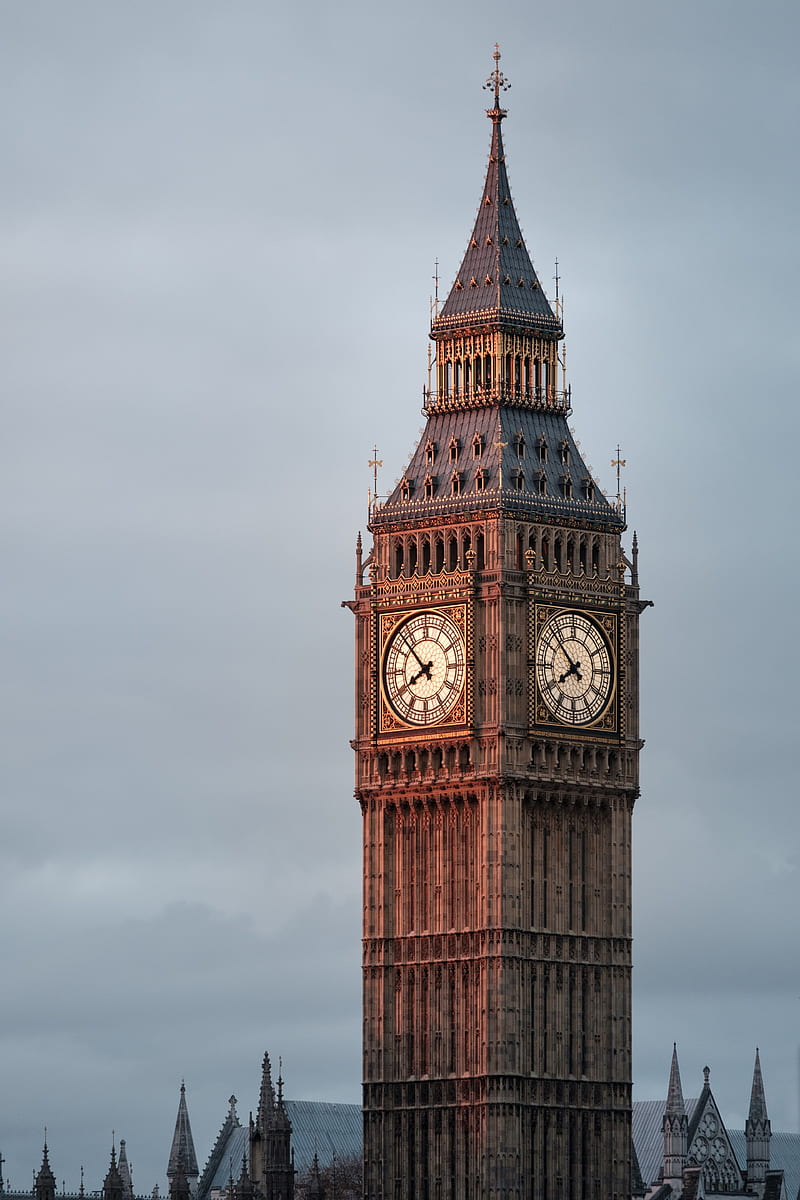 / big ben clock tower in the early light of morning with the sun shining on the clock face, big ben in the morning, HD phone wallpaper