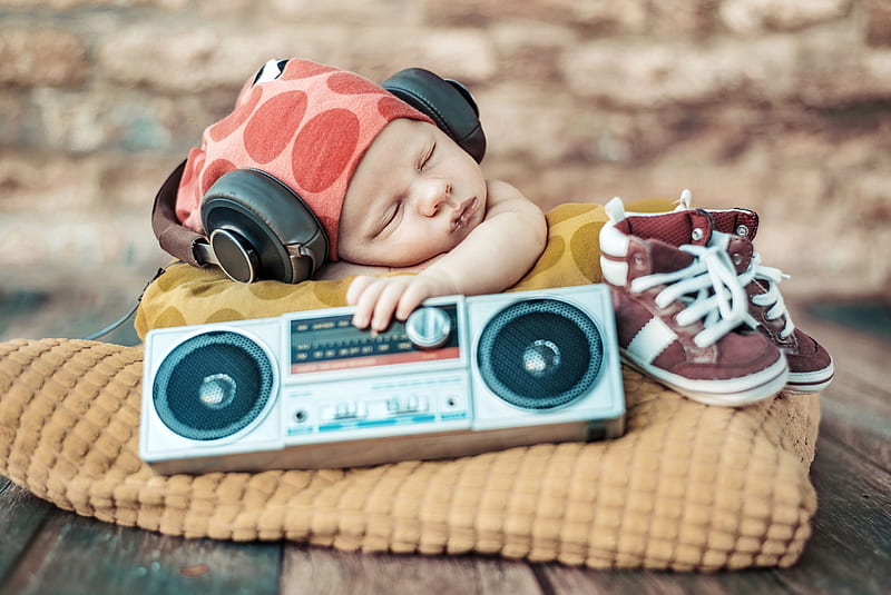 Modern lullaby, sleep, music, headphones, baby, sweet, cute, radio, copil, child, funny, shoes, HD wallpaper
