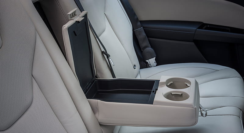 2015 Ford Mondeo Wagon - Rear Seat Armrest - Interior Detail , car, HD wallpaper