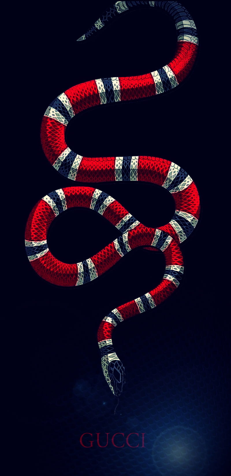 гуччи змея на руке обычное фото