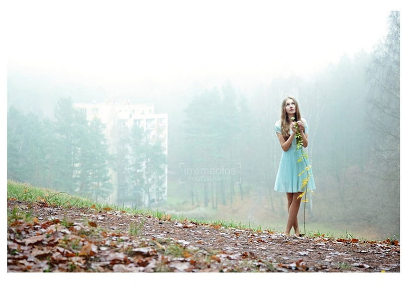 Pretty Girl, standing, pretty, girl, mist, HD wallpaper