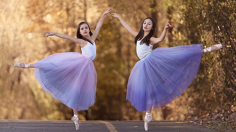 Cute Little Girls With Belly Dance Step Is Wearing White Purple Dress Cute, HD wallpaper