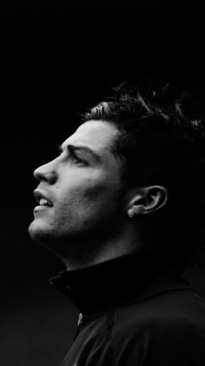 Cristiano Ronaldo In Black And White, cristiano ronaldo, black and white, potrait, footballer, sports, HD phone wallpaper