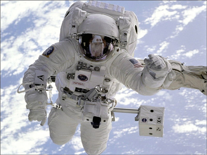 Astronaut Waving, cosmonaut, astronaut, space, nasa, spacewalk, astro, earth, HD wallpaper