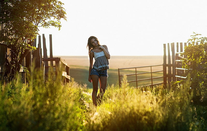 Rundown Ranch . ., cowgirl, ranch, women, outdoors, brunettes, western, style, HD wallpaper