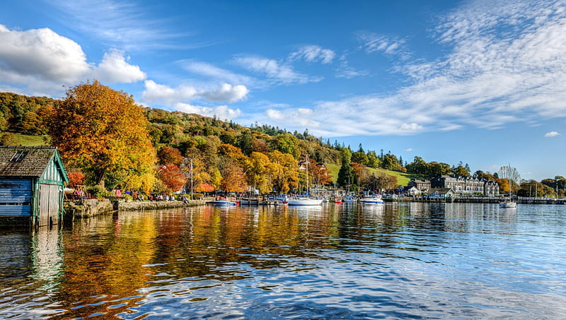 wonderful lakeside in ambleside england r, forest, autumn, shore, boats, people, town, r, lake, HD wallpaper
