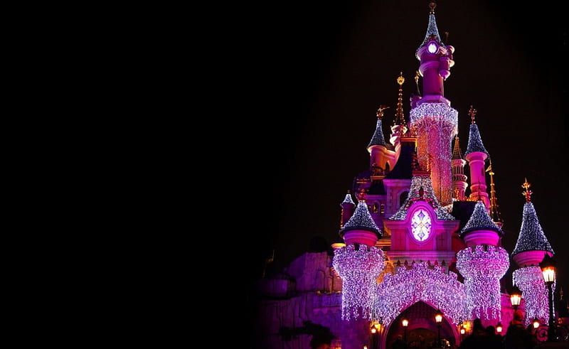 Lâu đài Công chúa Cinderella của Disney - Hình ảnh lâu đài Công chúa Cinderella của Disney mang đến cho bạn một cái nhìn lãng mạn và cổ điển. Hãy tới xem hình ảnh này để khám phá chi tiết đẹp mắt và được truyền cảm hứng từ lâu đài này.