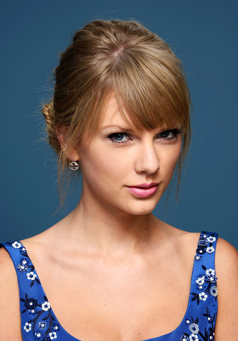 Taylor Swift, singer, blonde, women, simple background, blue eyes, HD phone wallpaper