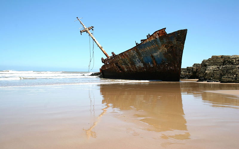wrecked ship, rocks, ocean, waves, sky, wrecked, beach, boat, sand, big, ship, island, blue, HD wallpaper