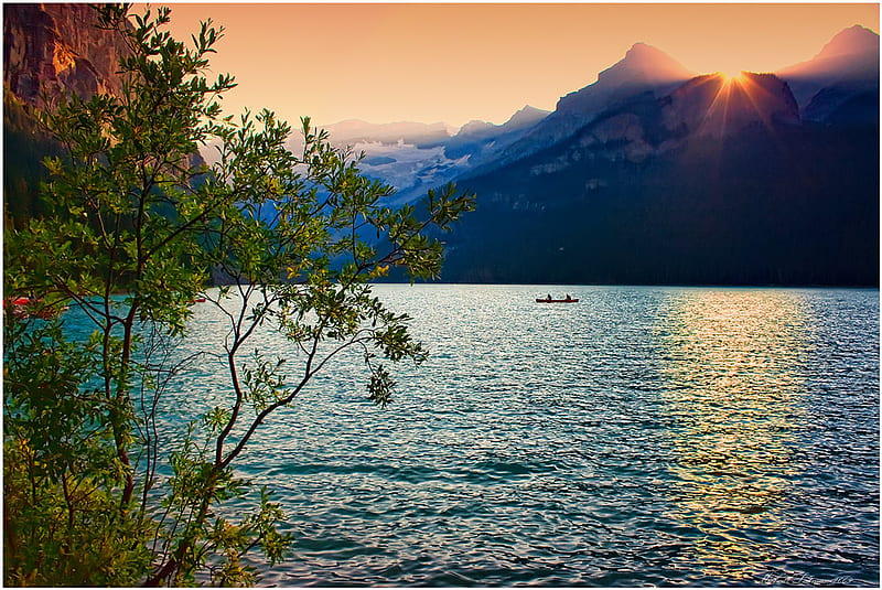 Lake Louise Sunset, mountain, tree, boat, lake louise, evening, sunset, shimmering, lake, HD wallpaper