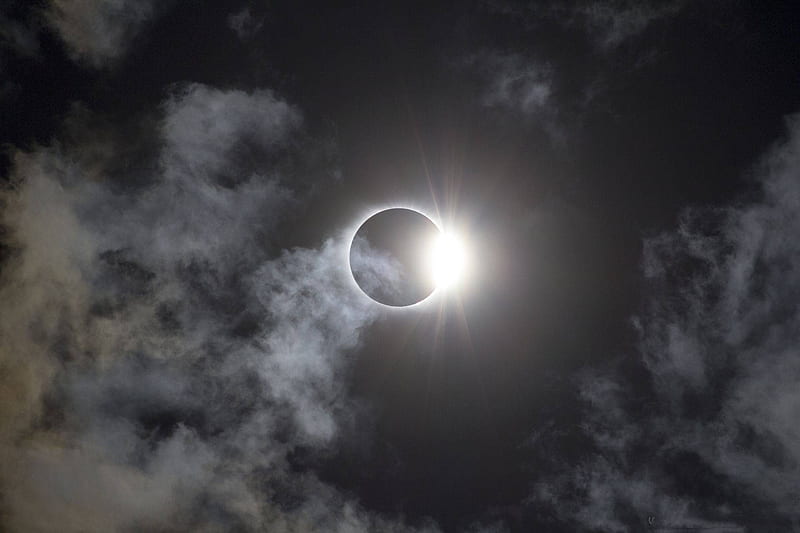 Diamond Ring in a Cloudy Sky, moon, cool, sun, space, fun, star, HD wallpaper