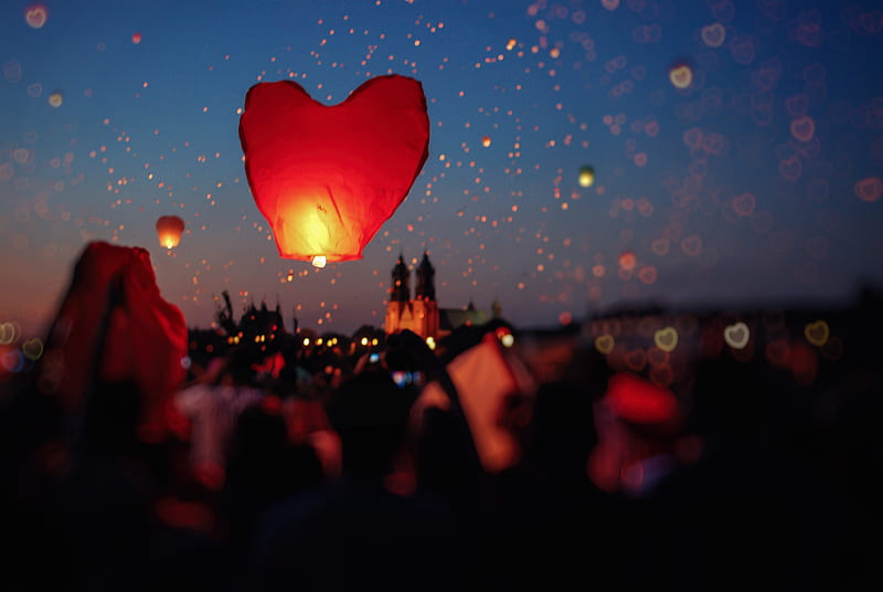 Crowd of people flying heart lanterns in the sky, HD wallpaper | Peakpx