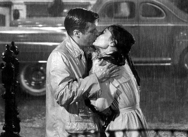 Breakfast at Tiffanys The Kiss, Breakfast at Tiffanys, Love, Romance, Hollywood, Movie, Audrey Hepburn, Kiss in the rain, George Peppard, Kiss, rain, HD wallpaper